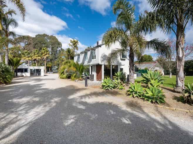 527 State Highway 51, Clive