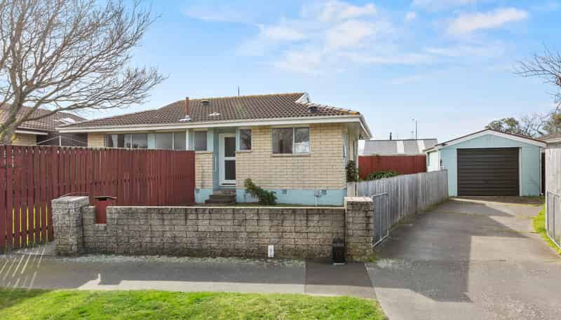 2/68 Kawau Crescent, Bromley