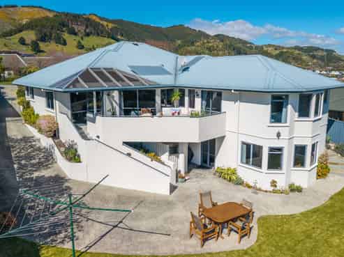 56 Olympus Way, Richmond