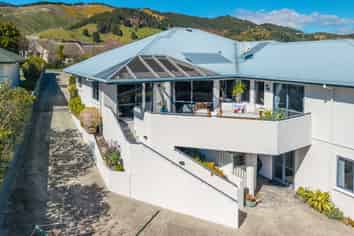 56 Olympus Way, Richmond