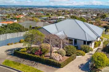 56 Olympus Way, Richmond