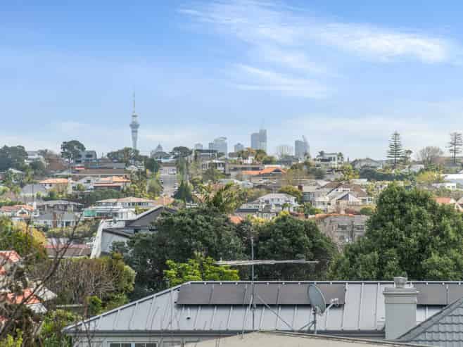 3/65 Long Drive, St Heliers