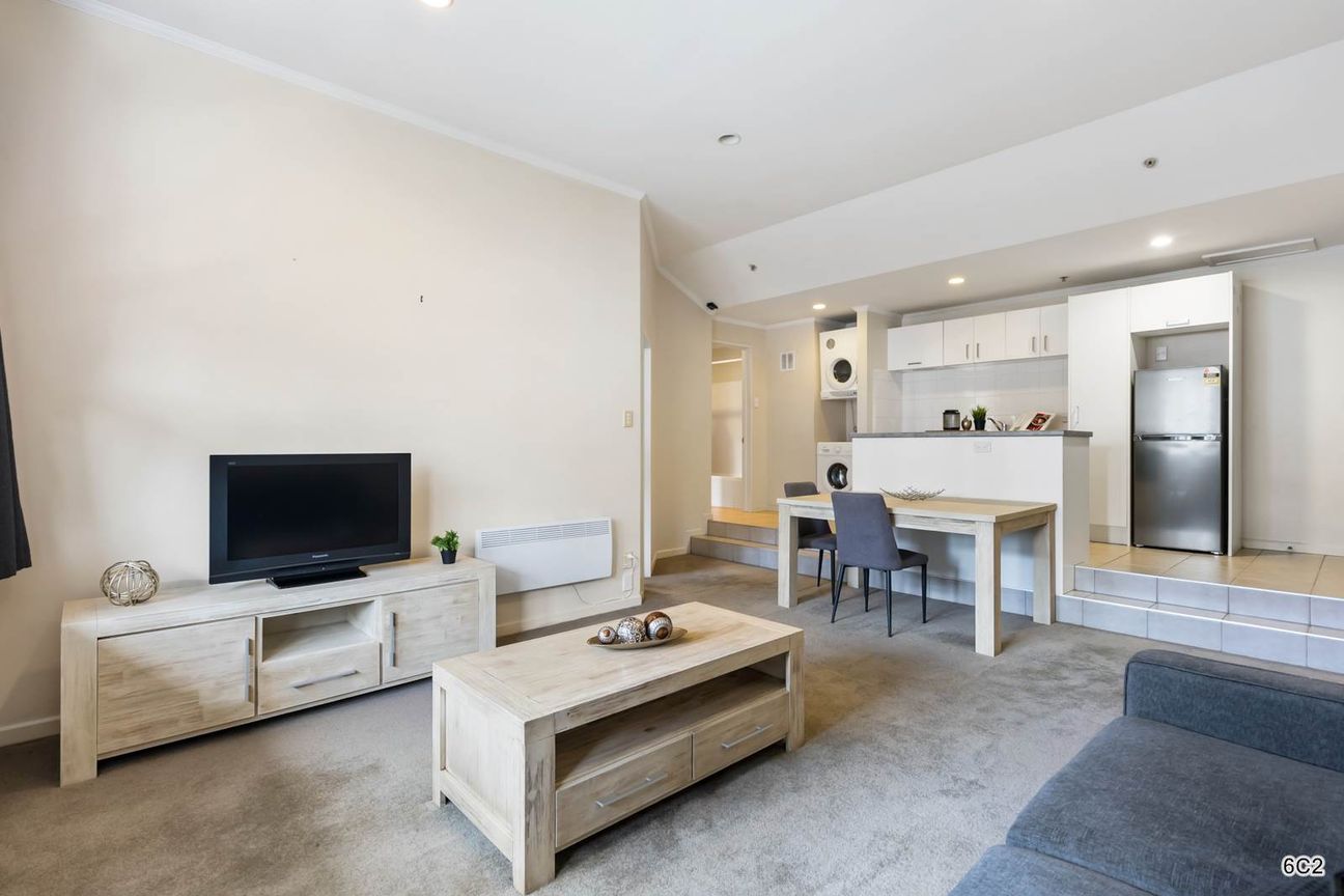 Two Freehold Waterfront Apartments on One Title! - Meer