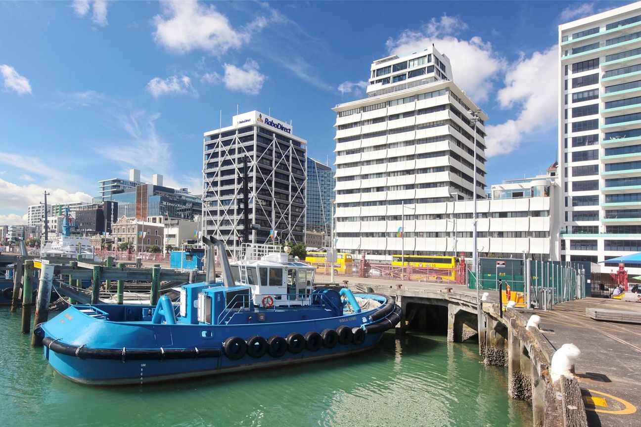 Two Freehold Waterfront Apartments on One Title! - Aanzicht 2