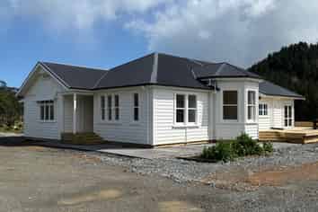 61 Te Akau Road, Raglan