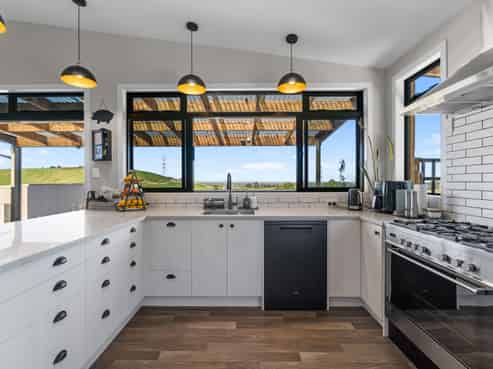 119 Card Road, Tauhei