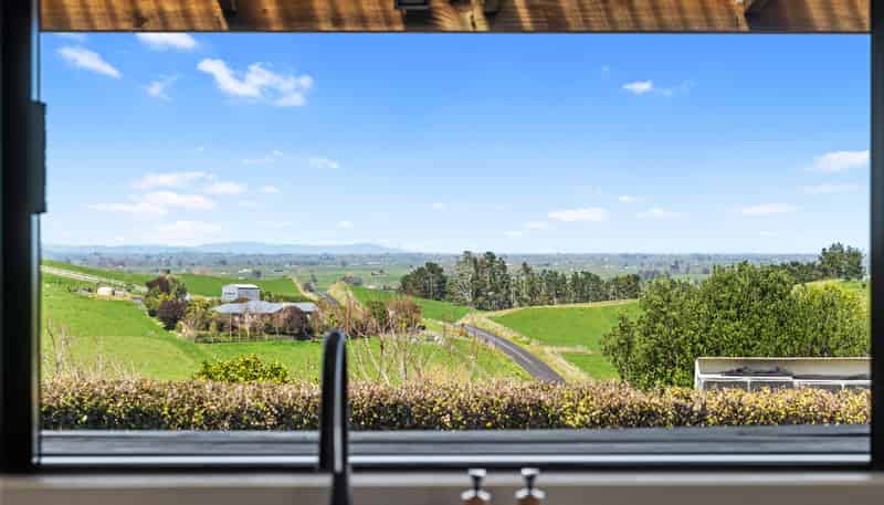 119 Card Road, Tauhei