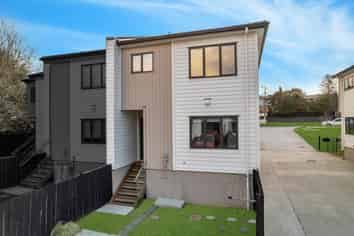 64D Coxhead Road, Manurewa