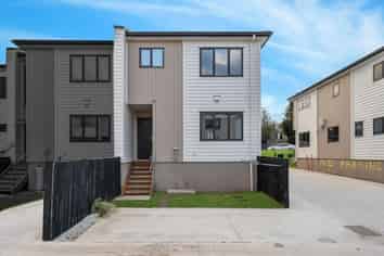 64D Coxhead Road, Manurewa