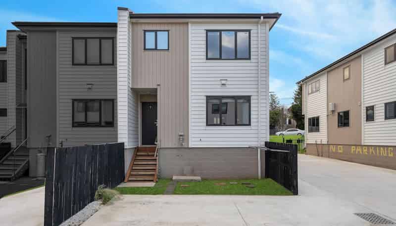 64D Coxhead Road, Manurewa