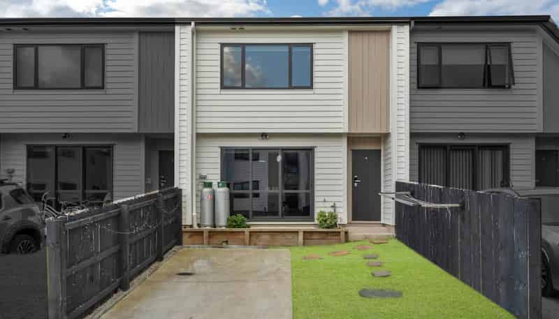 66D Coxhead Road, Manurewa