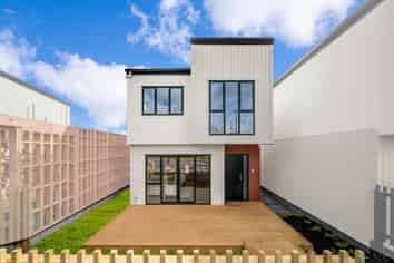 12 Toetoe Street, Westgate