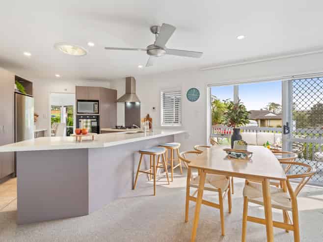 1 Neaptide Close, Red Beach