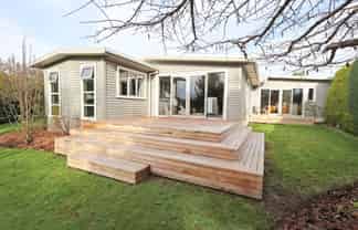 432A Lorne Dacre Road, Roslyn Bush