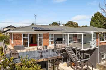 13 Cowling Road, Hurdon