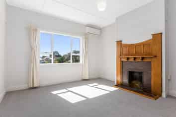 8 Blythe Street, Berhampore