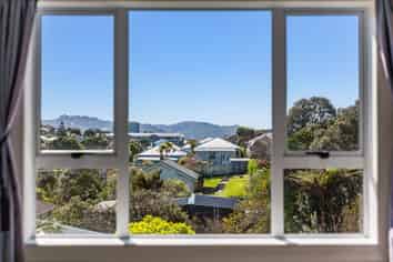 8 Blythe Street, Berhampore
