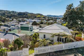 8 Blythe Street, Berhampore