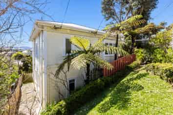 8 Blythe Street, Berhampore