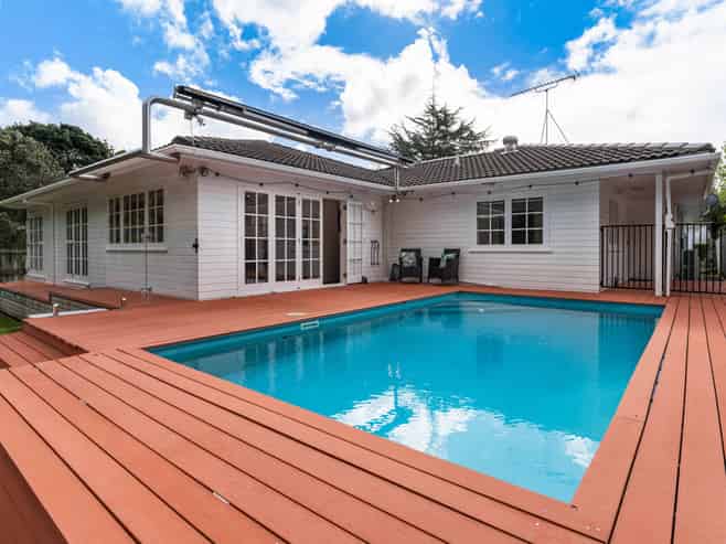 9 Third View Avenue, Beachlands