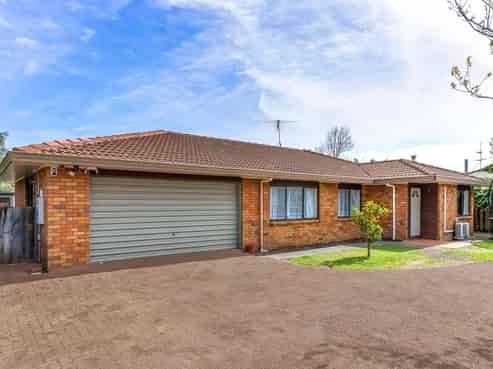 2/1 Laurie Avenue, Papakura