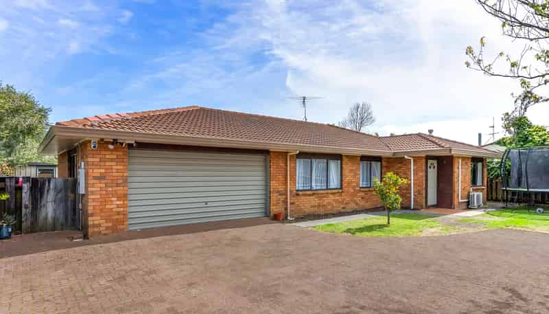 2/1 Laurie Avenue, Papakura