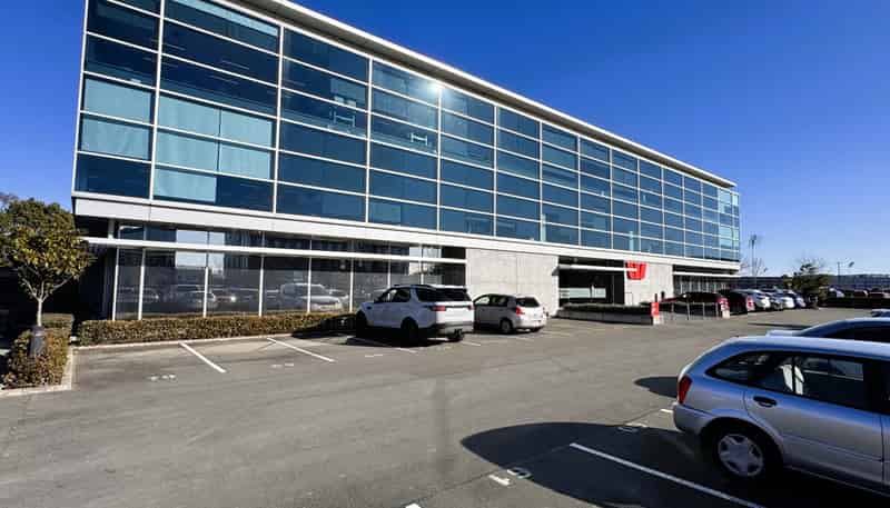 7 Show Place , Addington