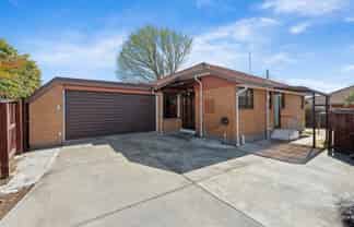 2/12 Algie Place, Avonhead