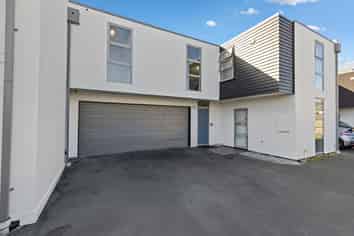 60a Brockworth Place, Riccarton
