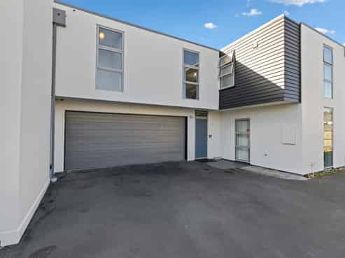 60A Brockworth Place, Riccarton