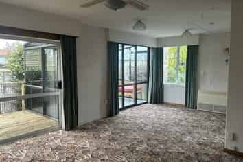 12 Churchill Avenue, Gore