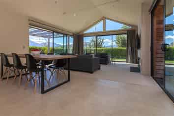 10 Jackby Court, Jacks Point