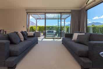 10 Jackby Court, Jacks Point