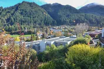 6 Weaver Street, Queenstown Hill