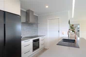 66 Katania  Heights, Brightwater