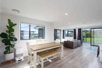 66 Katania  Heights, Brightwater