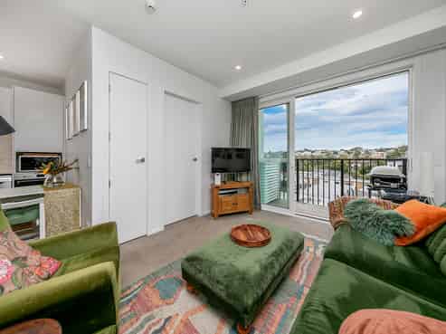 502/1817A Great North Road, Avondale