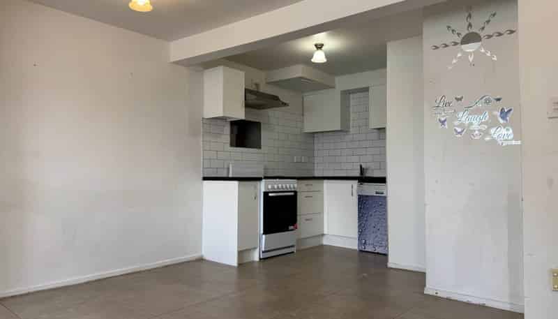 17A Hewlett Road, Massey