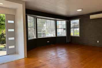 17 Hewlett Road, Massey