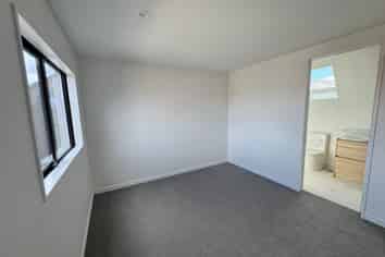 2/89 Rattray Street, Riccarton