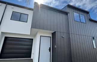 2/89 Rattray Street, Riccarton