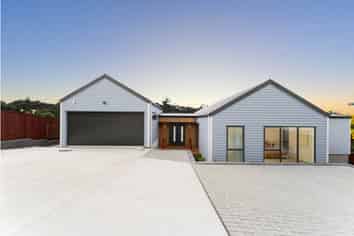 40 Awanui Road, Red Beach