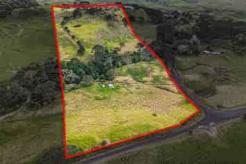 120 Cemetery Road, Pollok