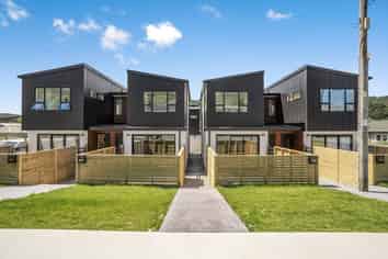 8/27 Main Road, Wainuiomata