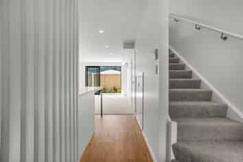 8/27 Main Road, Wainuiomata