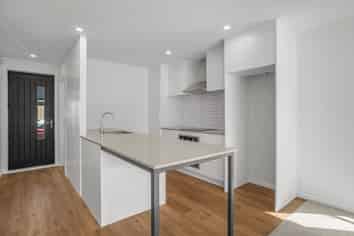 8/27 Main Road, Wainuiomata