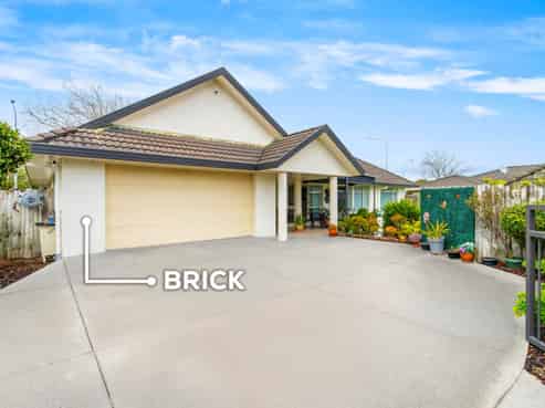 1/30 Ambleside Drive, Northpark