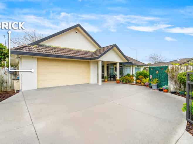 1/30 Ambleside Drive, Northpark