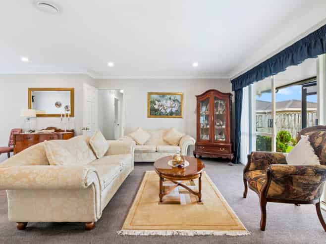 1/30 Ambleside Drive, Northpark