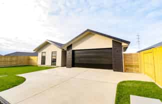 42 Sardinia Grove, Fitzherbert